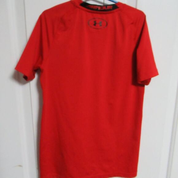 Pair of Youth Under Armour Shirts - Picture 11 of 11